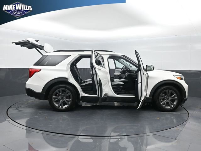 Certified 2021 Ford Explorer XLT w/ Equipment Group 202A image 27