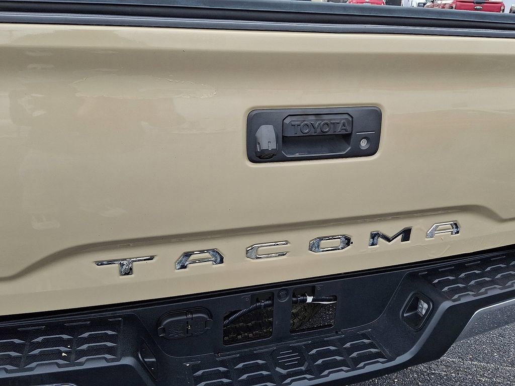 Used 2019 Toyota Tacoma TRD Off-Road image 29