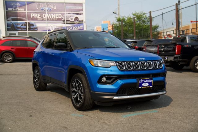 Used 2025 Jeep Compass Limited AWD/4WD image 1