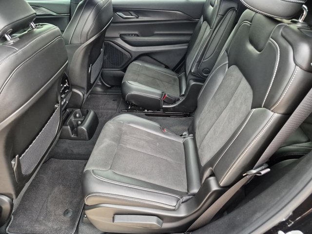 Used 2025 Jeep Grand Cherokee L Altitude AWD/4WD image 19