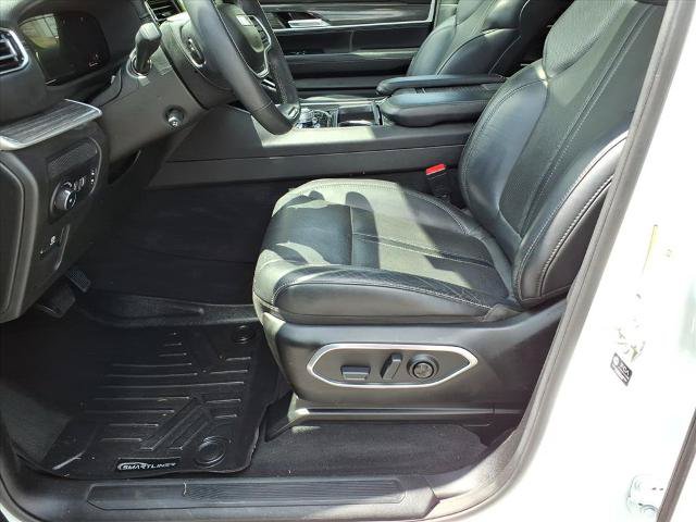 Used 2022 Jeep Wagoneer Series III w/ Premium Group I AWD/4WD image 9