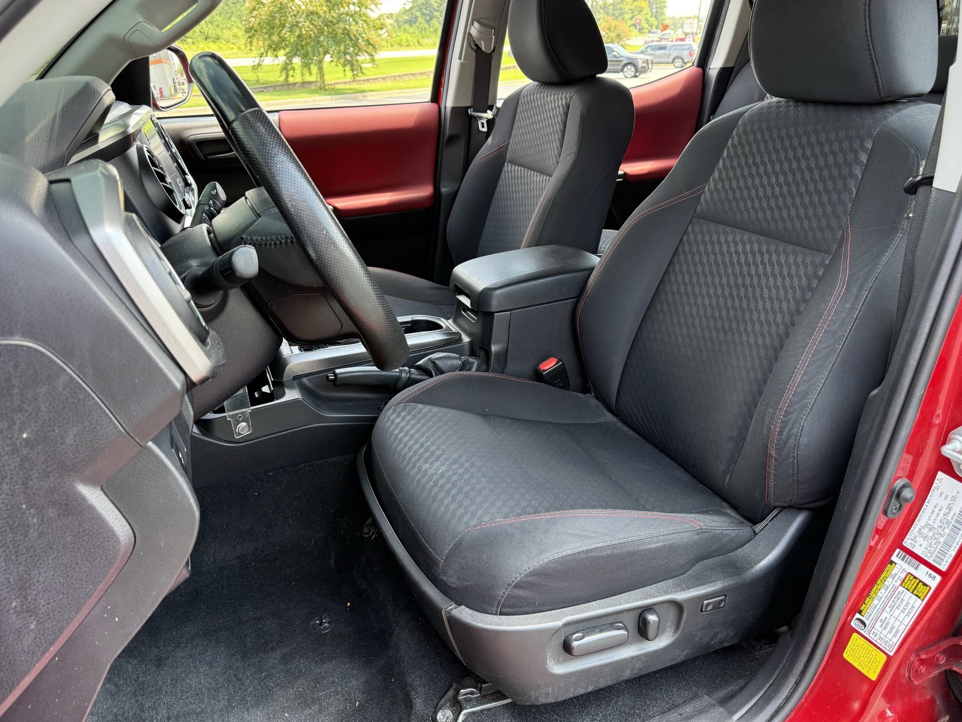 Used 2022 Toyota Tacoma SR5 w/ Technology Package RWD image 10