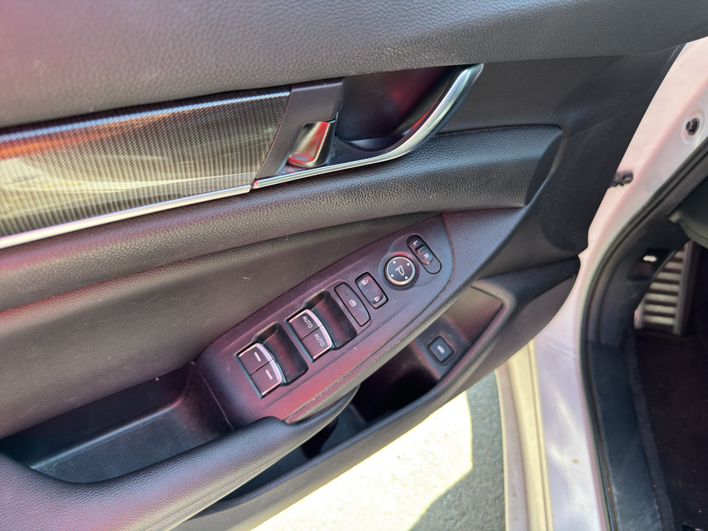 Used 2021 Honda Accord Sport image 9