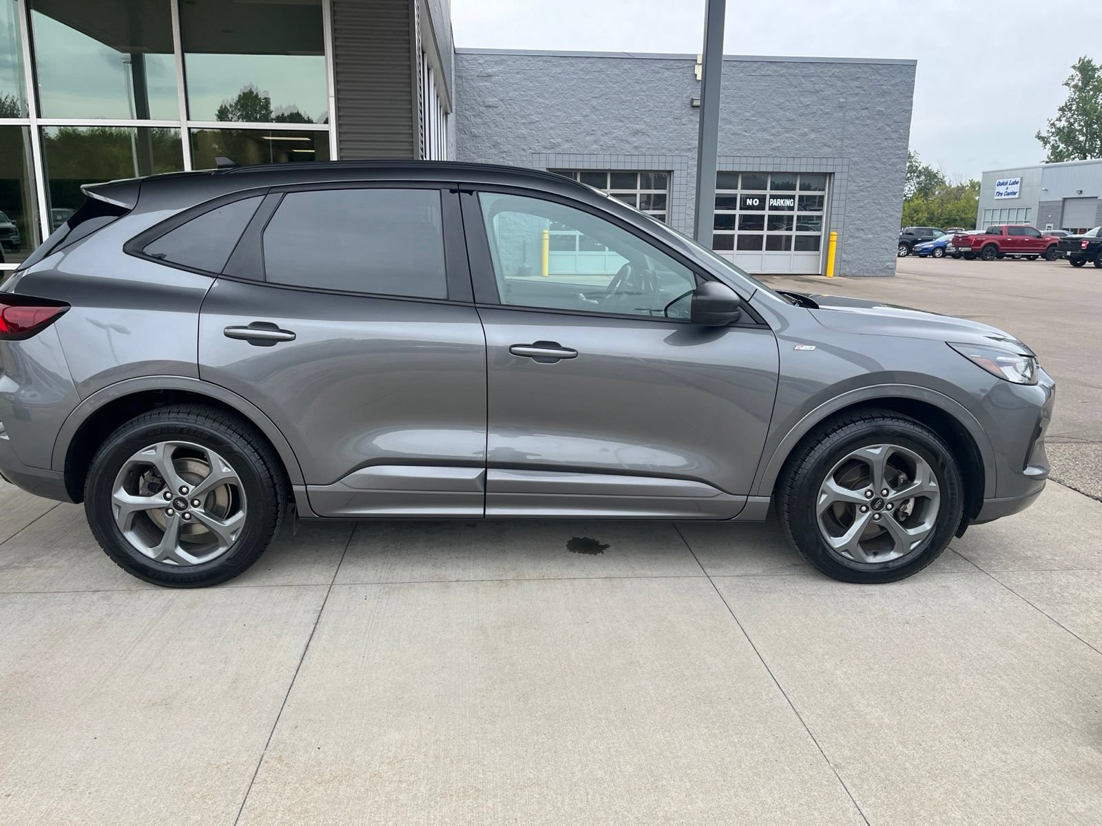 Certified 2024 Ford Escape ST-Line w/ Tech Pack #1 AWD/4WD image 8