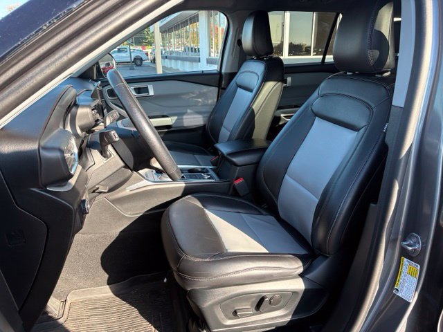 Certified 2023 Ford Explorer XLT w/ Equipment Group 202A AWD/4WD image 5