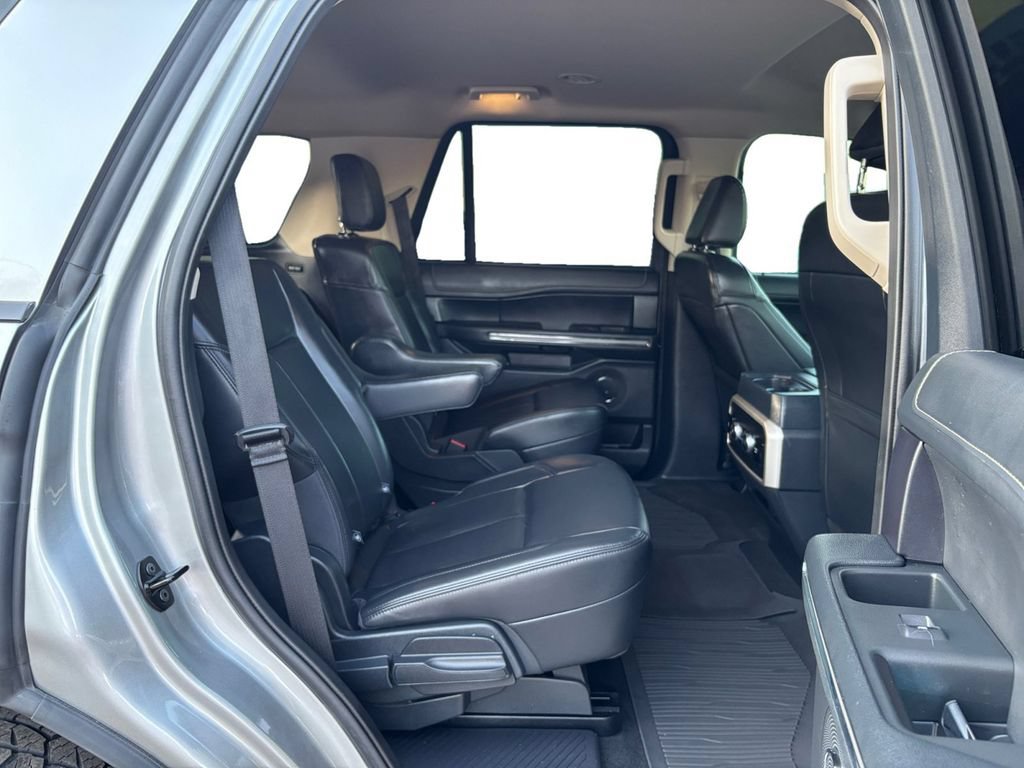 Certified 2024 Ford Expedition XLT RWD image 23