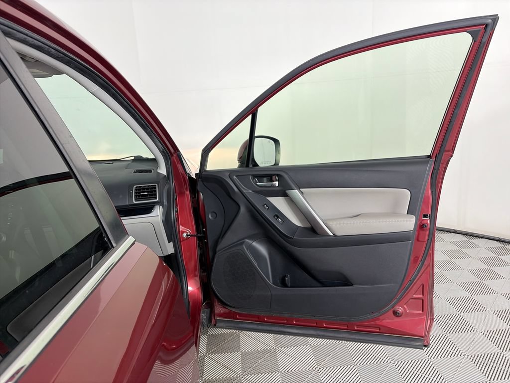 Used 2017 Subaru Forester 2.5i Limited AWD/4WD image 28