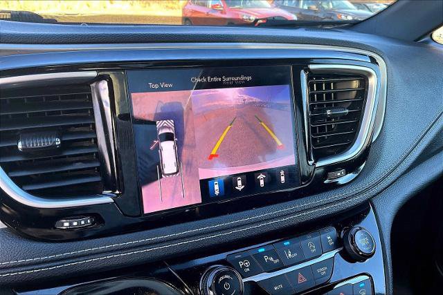 Used 2020 Chrysler Pacifica Limited w/ Advanced Safetytec Group image 24