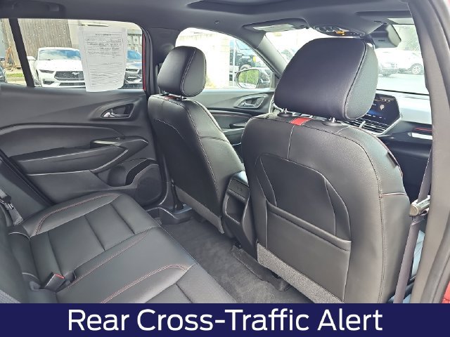 Used 2024 Chevrolet Trax RS w/ Sunroof Package FWD image 13
