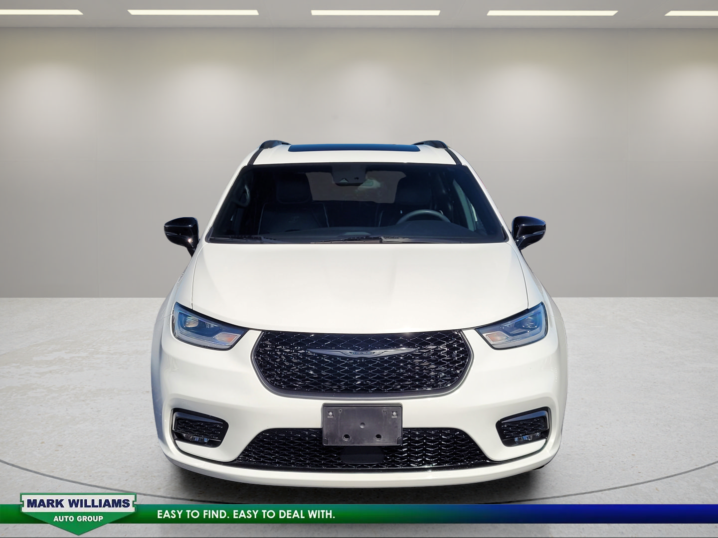 Used 2025 Chrysler Pacifica Limited FWD image 9