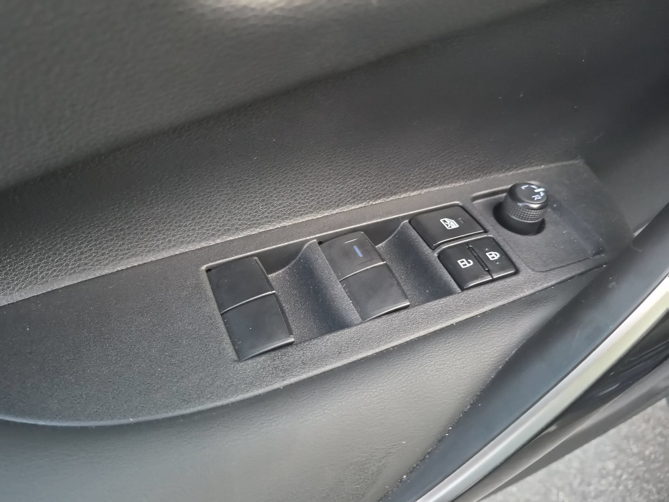 Used 2021 Toyota Corolla XSE FWD image 14