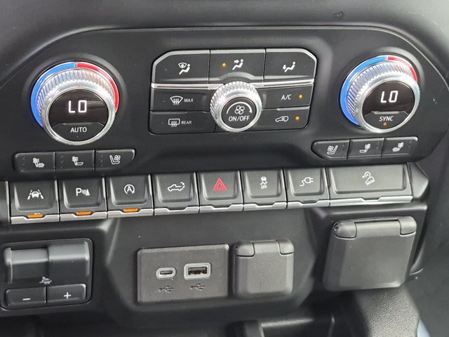 Used 2021 GMC Sierra 1500 AT4 w/ Technology Package AWD/4WD image 26