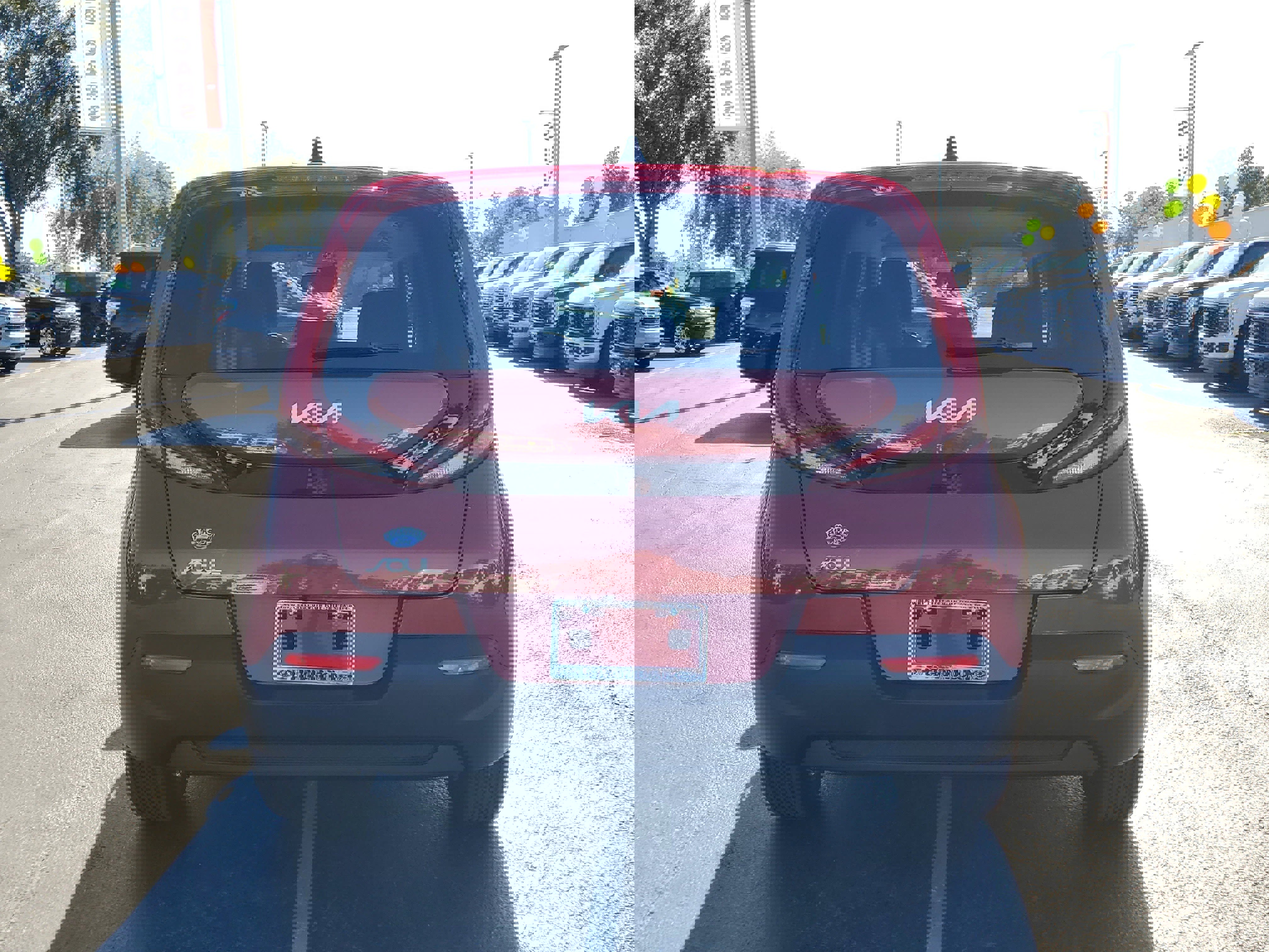 Used 2022 Kia Soul LX w/ Technology Package image 2