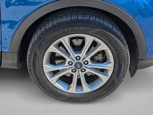 Certified 2017 Ford Escape SE w/ Equipment Group 201A image 7