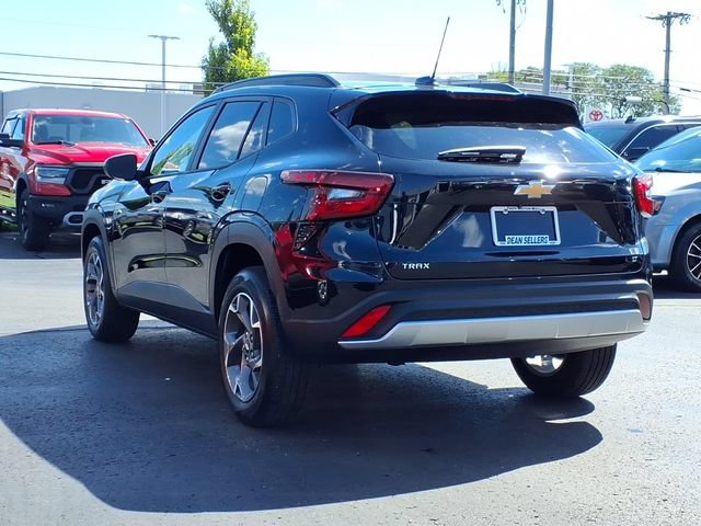 Used 2024 Chevrolet Trax LT w/ Driver Confidence Package FWD image 7