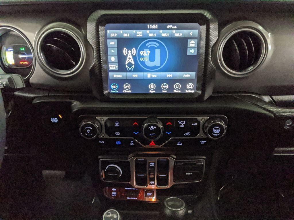 Used 2023 Jeep Wrangler Unlimited Rubicon 4xe AWD/4WD image 8