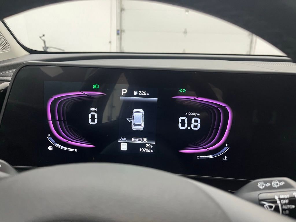 Used 2025 Kia Sportage EX image 21