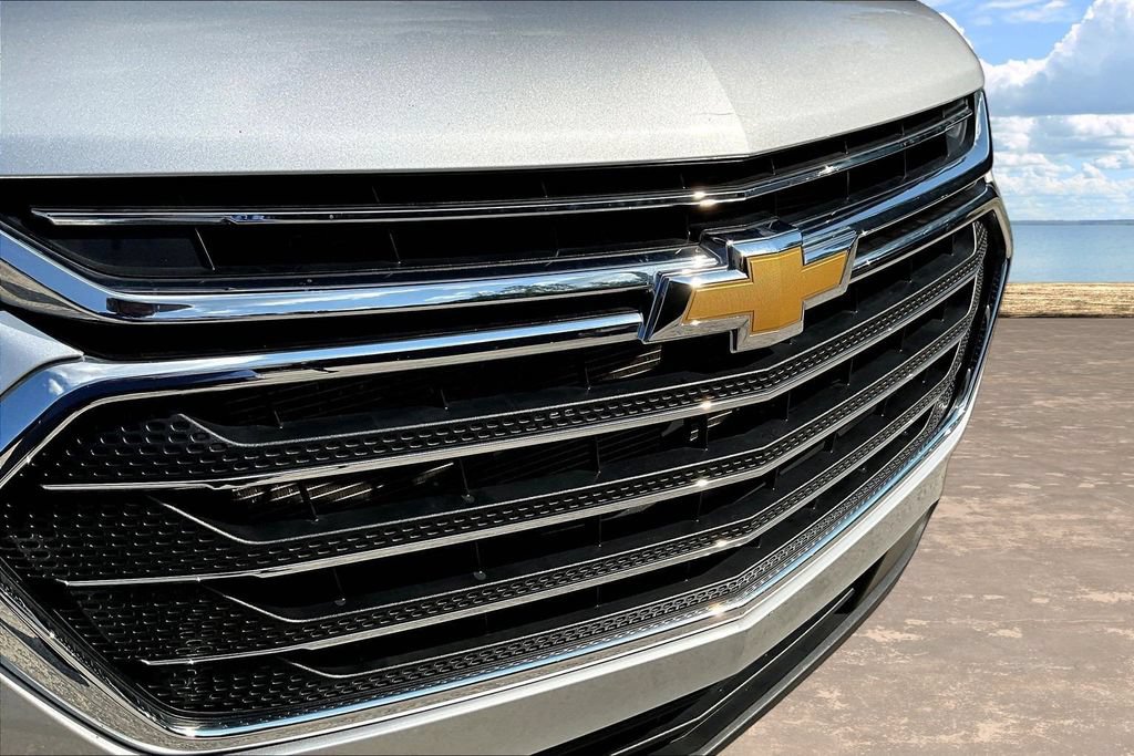 Used 2021 Chevrolet Traverse LT FWD image 35