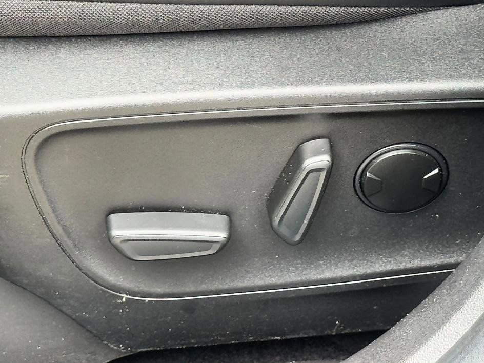 Certified 2023 Ford Escape SE FWD image 23