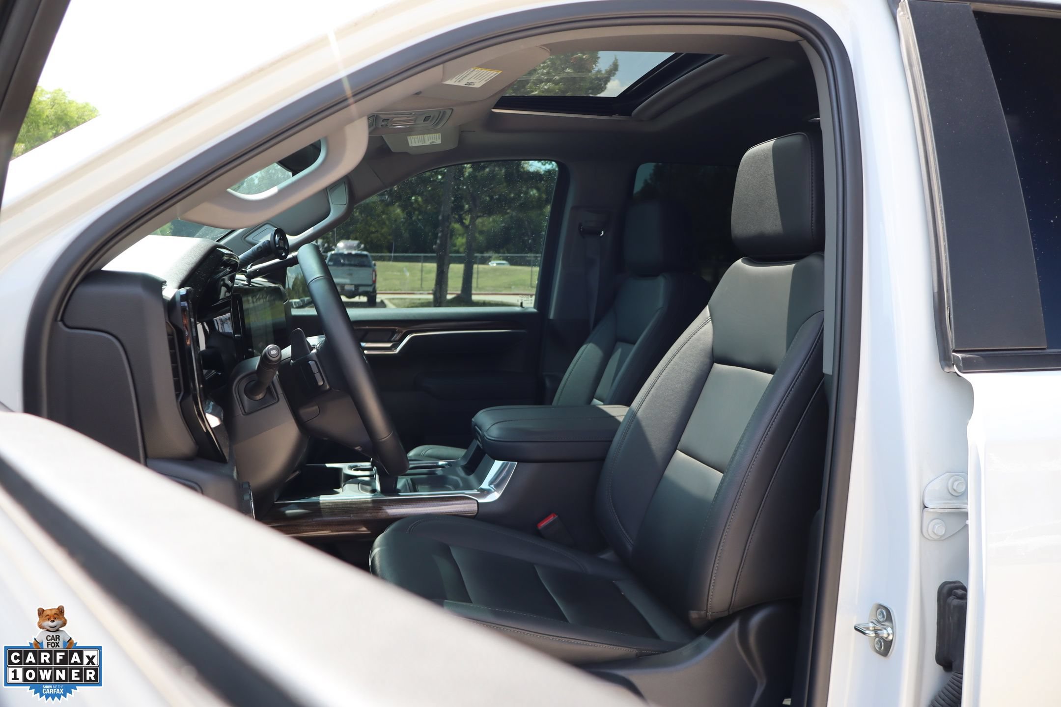 Used 2025 Chevrolet Silverado 1500 LT Trail Boss w/ LT Trail Boss Premium Package AWD/4WD image 11