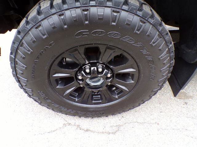Certified 2022 Ford F250 Platinum w/ Tremor Off-Road Package AWD/4WD image 6