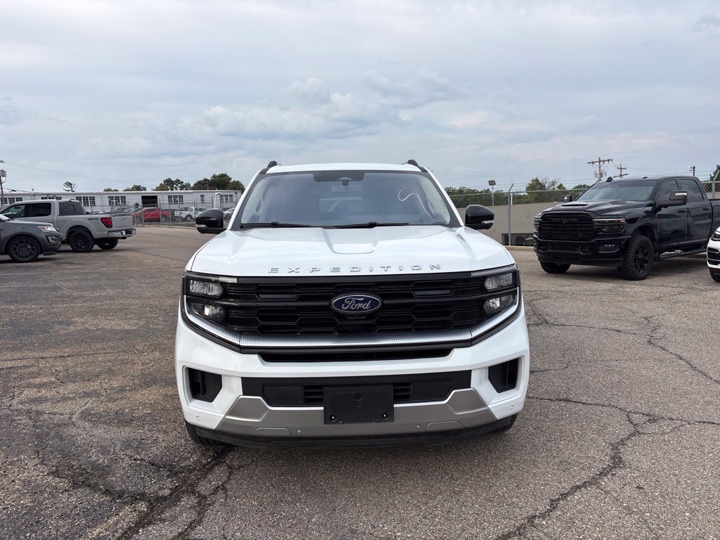 Certified 2025 Ford Expedition Max Platinum AWD/4WD image 2