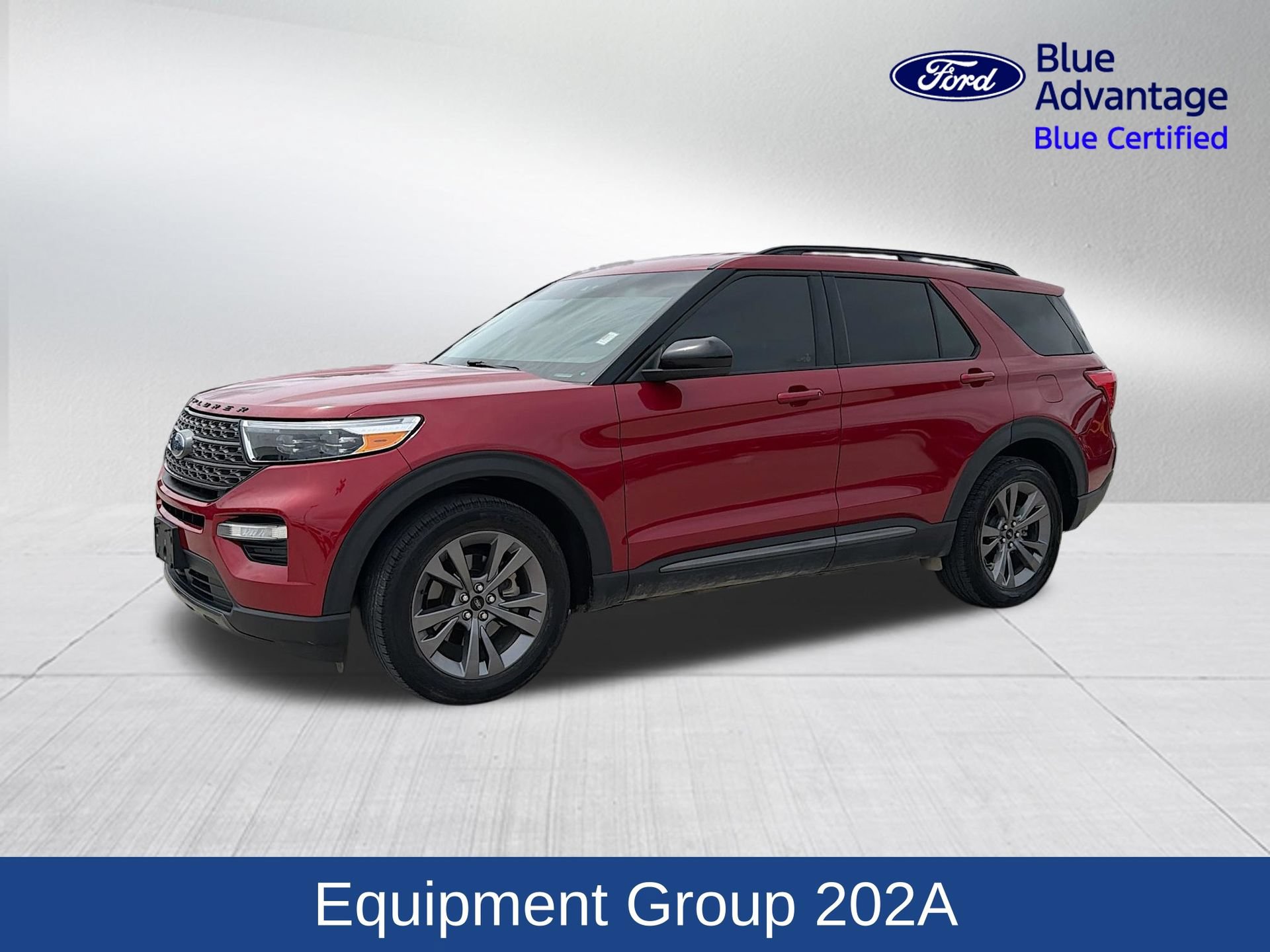 Certified 2022 Ford Explorer XLT w/ Equipment Group 202A AWD/4WD image 1