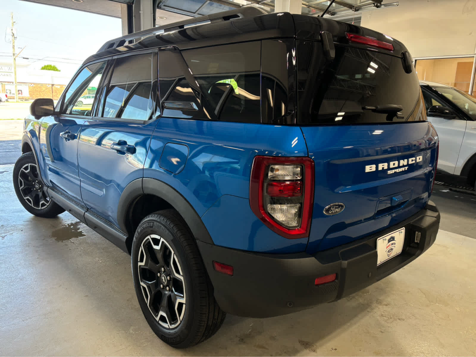 Certified 2025 Ford Bronco Sport Outer Banks w/ Outer Banks Tech Package+ AWD/4WD image 6