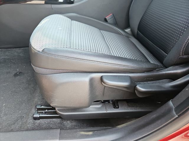 Used 2025 Chevrolet Trax LT w/ LT Convenience Package FWD image 33