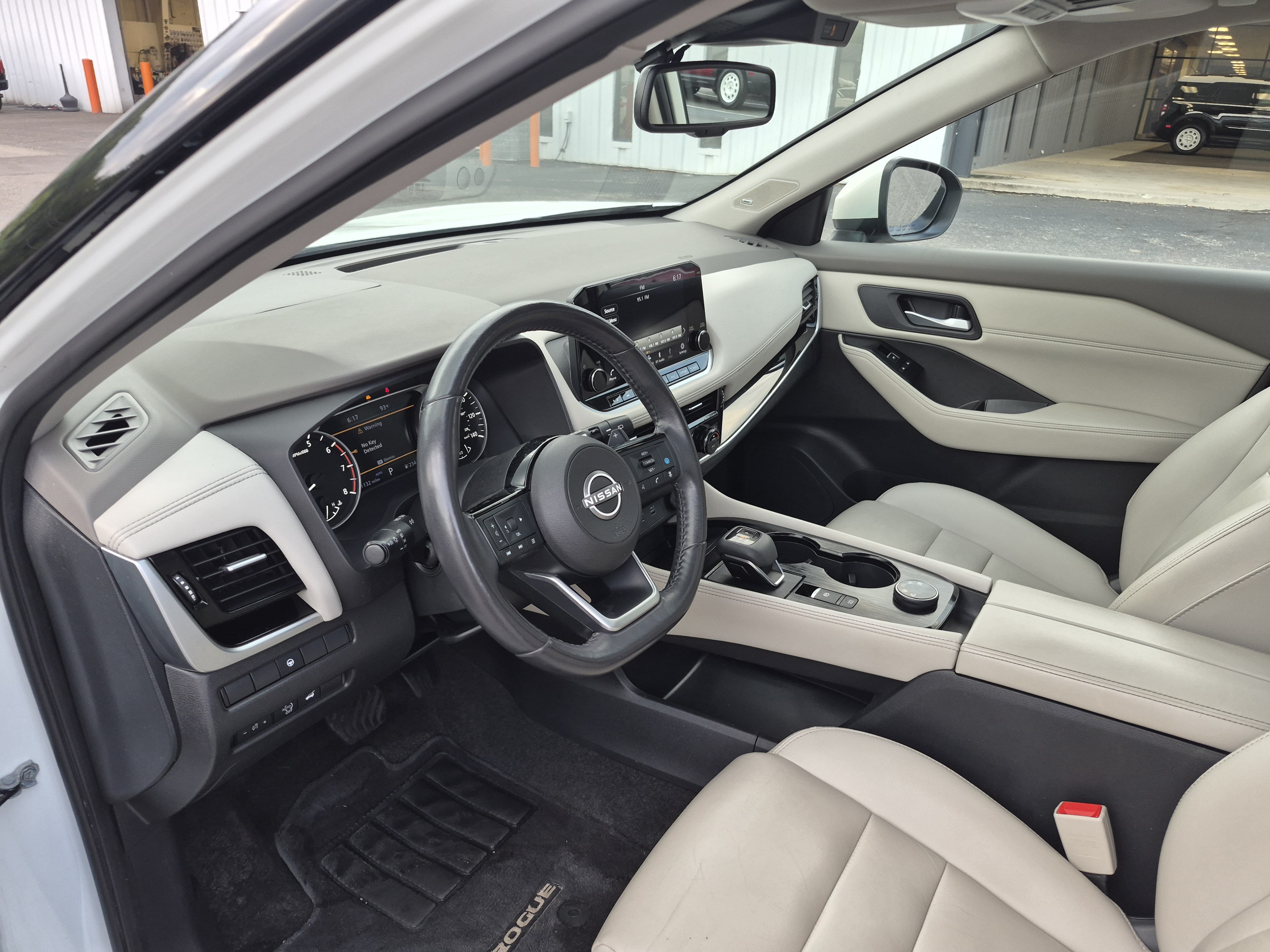 Used 2023 Nissan Rogue SL w/ SL Premium Package AWD/4WD image 13