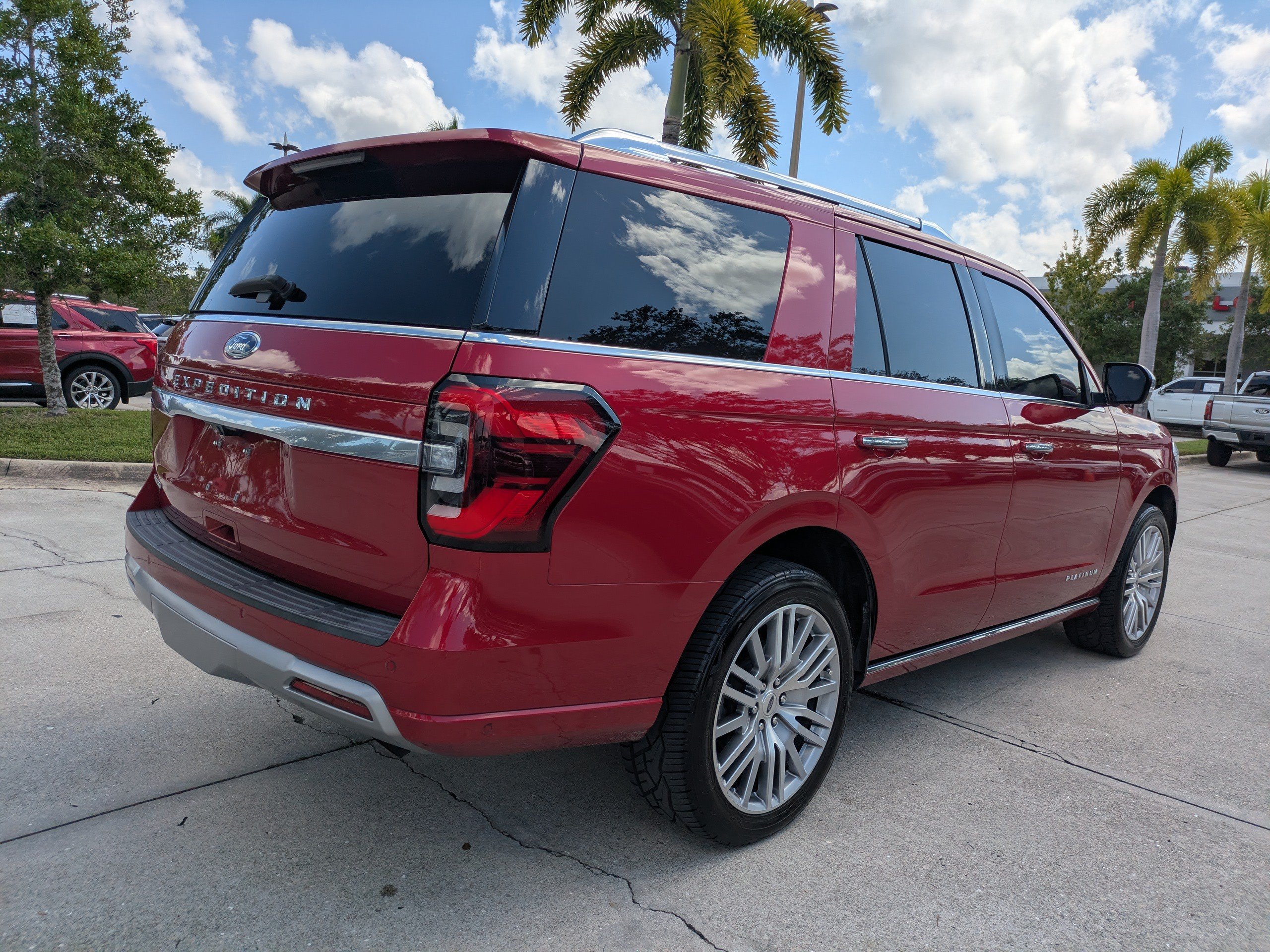 Certified 2022 Ford Expedition Platinum RWD image 4