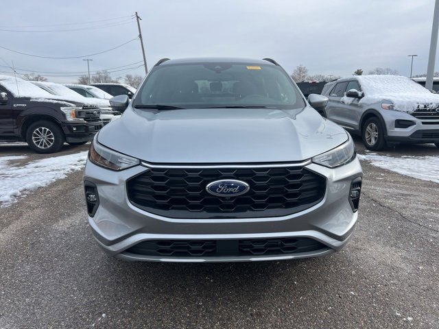 Certified 2023 Ford Escape ST-Line Select w/ Tech Pack #2 image 2