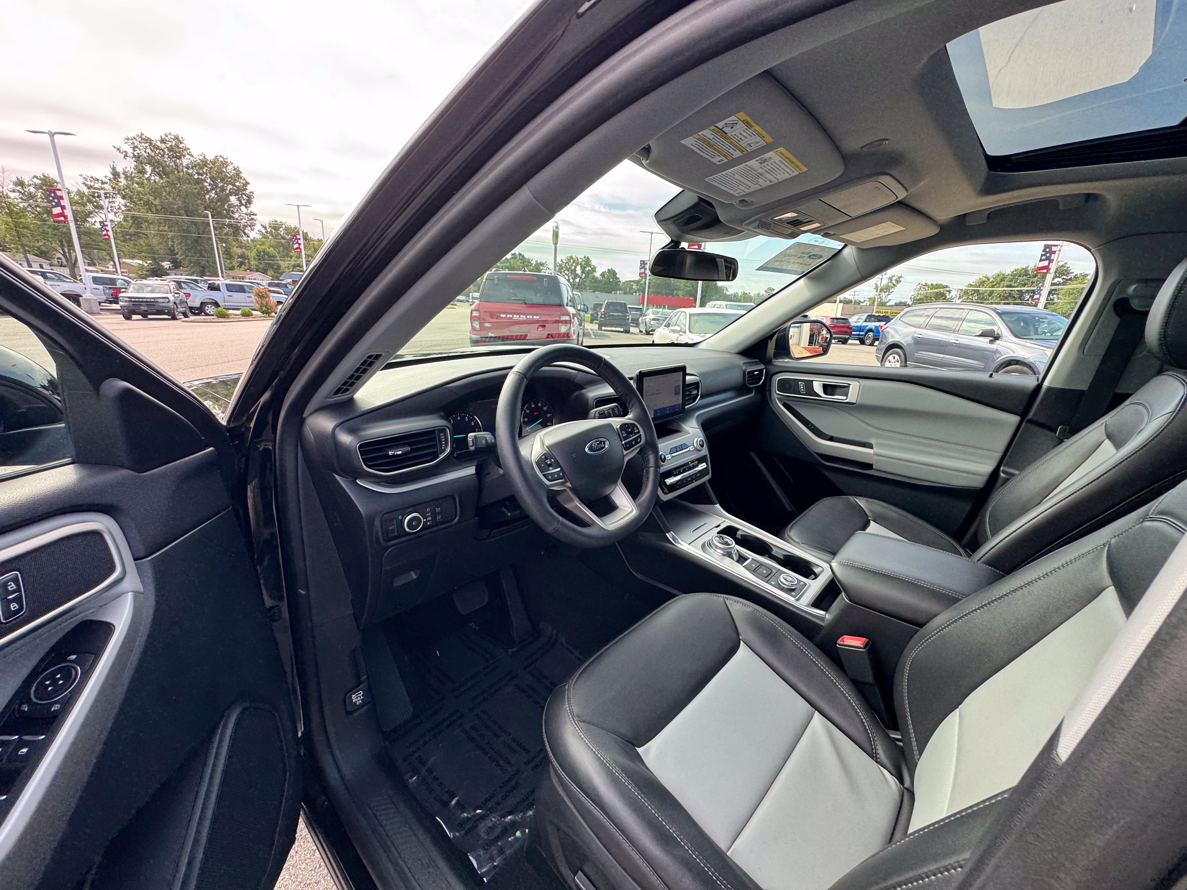 Certified 2024 Ford Explorer XLT w/ Equipment Group 202A AWD/4WD image 26