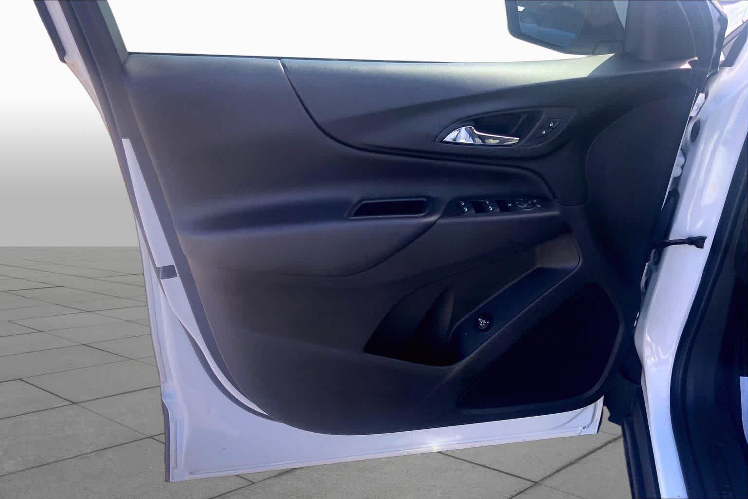 Used 2024 Chevrolet Equinox LT FWD image 22