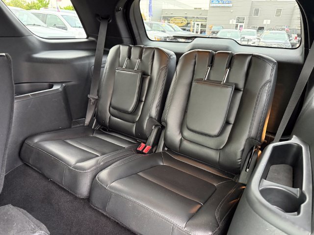 Certified 2019 Ford Explorer XLT w/ Equipment Group 202A FWD image 10