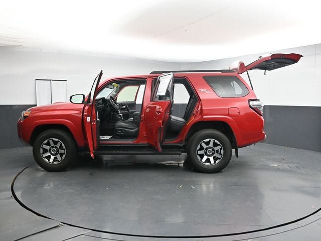 Used 2024 Toyota 4Runner TRD Off-Road Premium AWD/4WD image 38