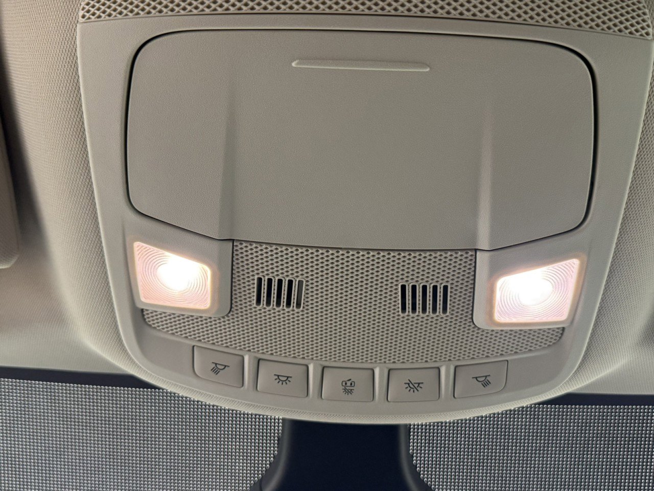 Certified 2024 Ford Edge SE w/ Black Appearance Package image 23