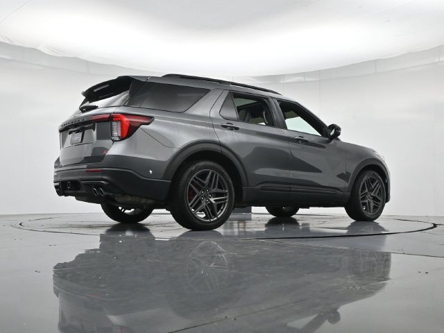 Certified 2025 Ford Explorer ST w/ Sun And Sound Package AWD/4WD image 36