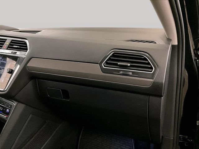 Used 2023 Volkswagen Tiguan SE AWD/4WD image 15
