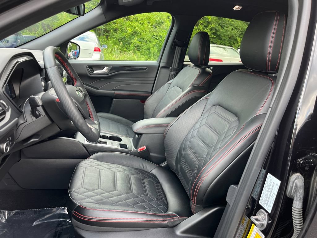 Certified 2023 Ford Escape ST-Line Elite w/ Premium Technology Package AWD/4WD image 9