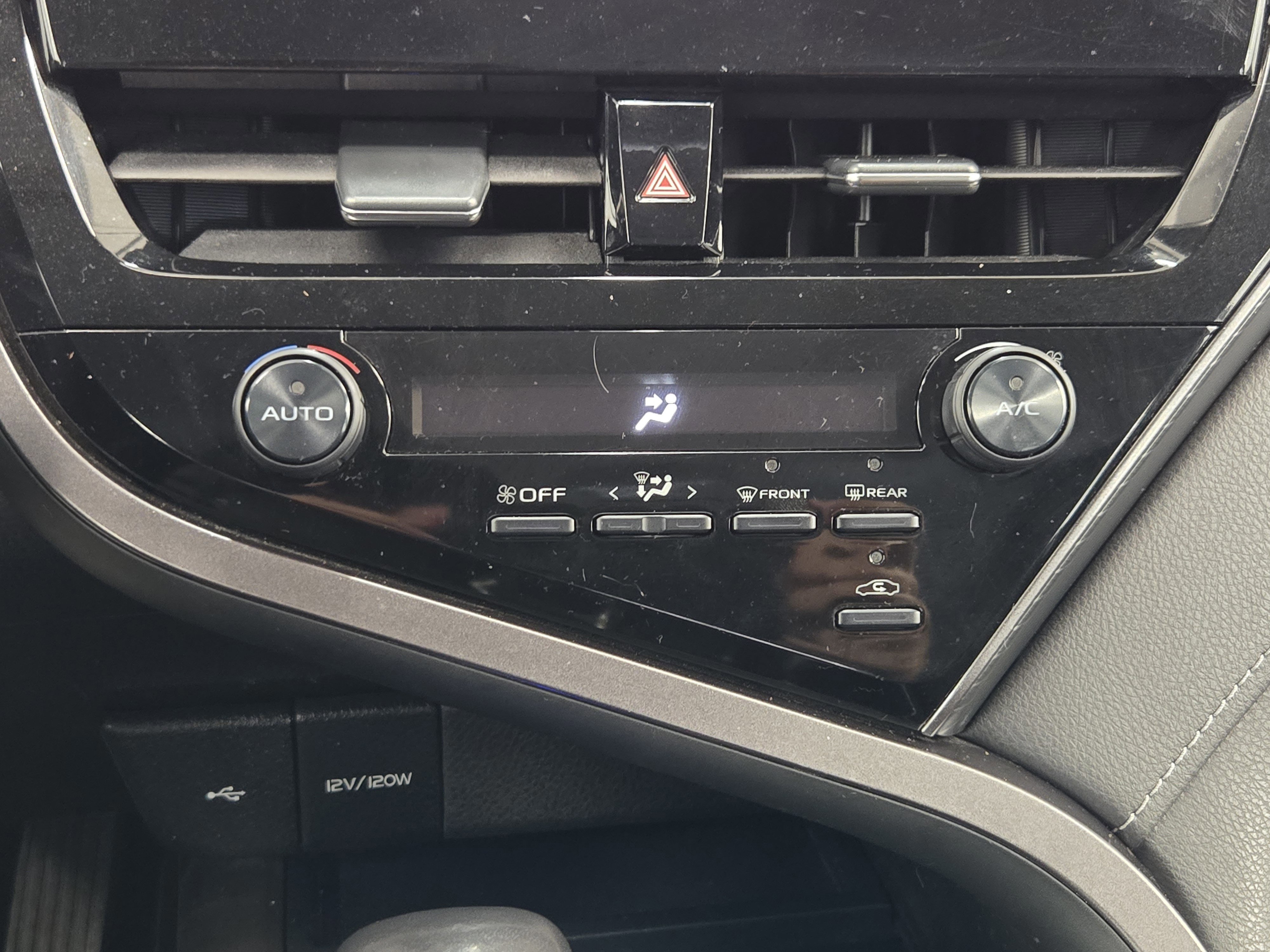 Used 2021 Toyota Camry SE FWD image 20