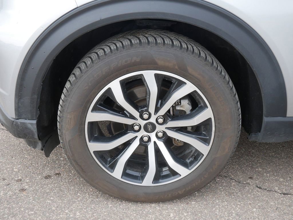 Certified 2023 Ford Explorer ST-Line AWD/4WD image 9