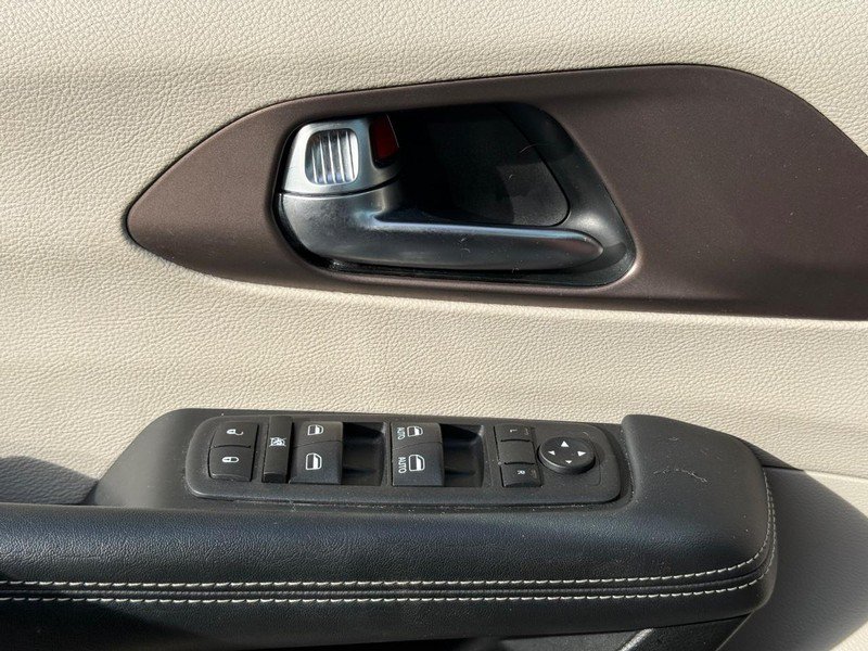 Used 2023 Chrysler Voyager LX FWD image 23