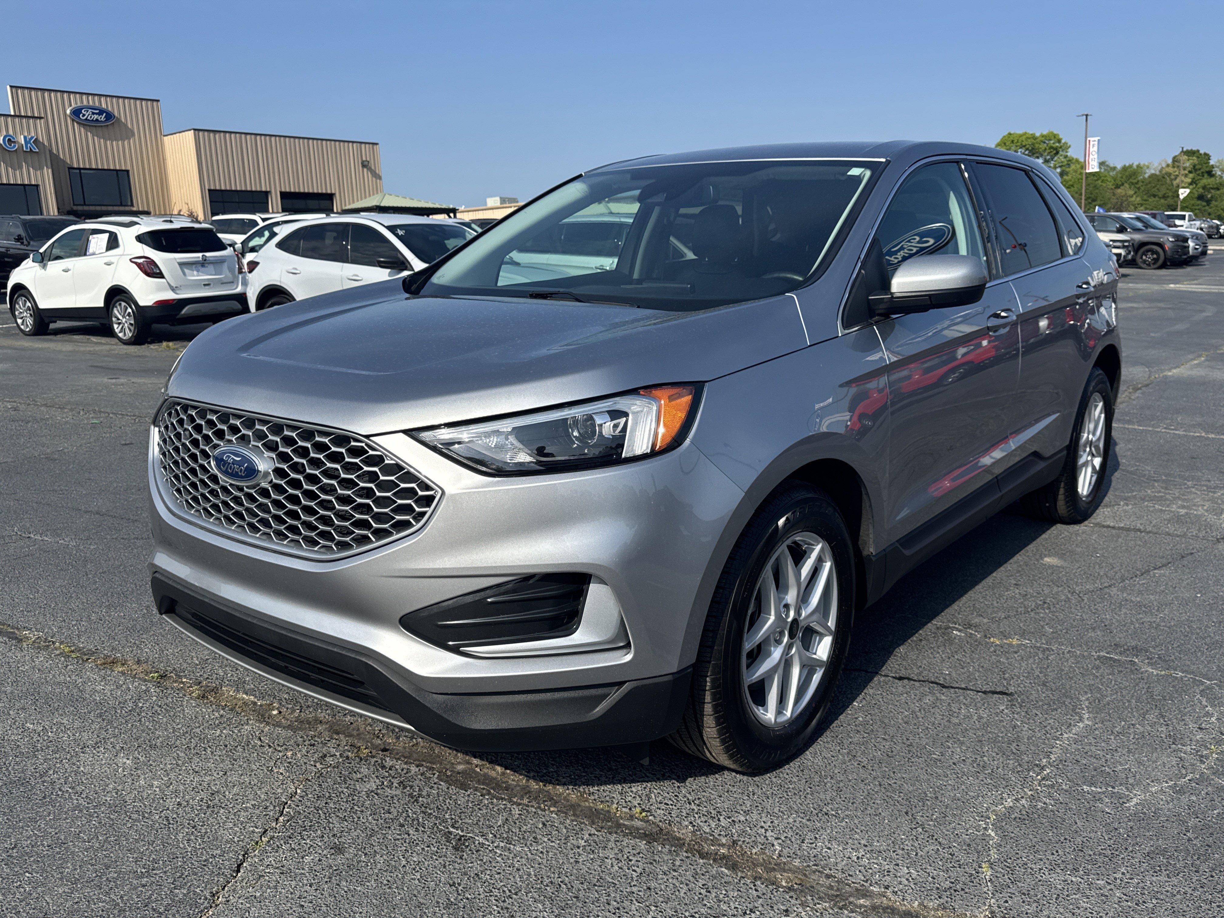 Certified 2024 Ford Edge SEL image 2