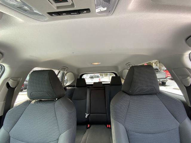 Used 2021 Toyota RAV4 LE image 12