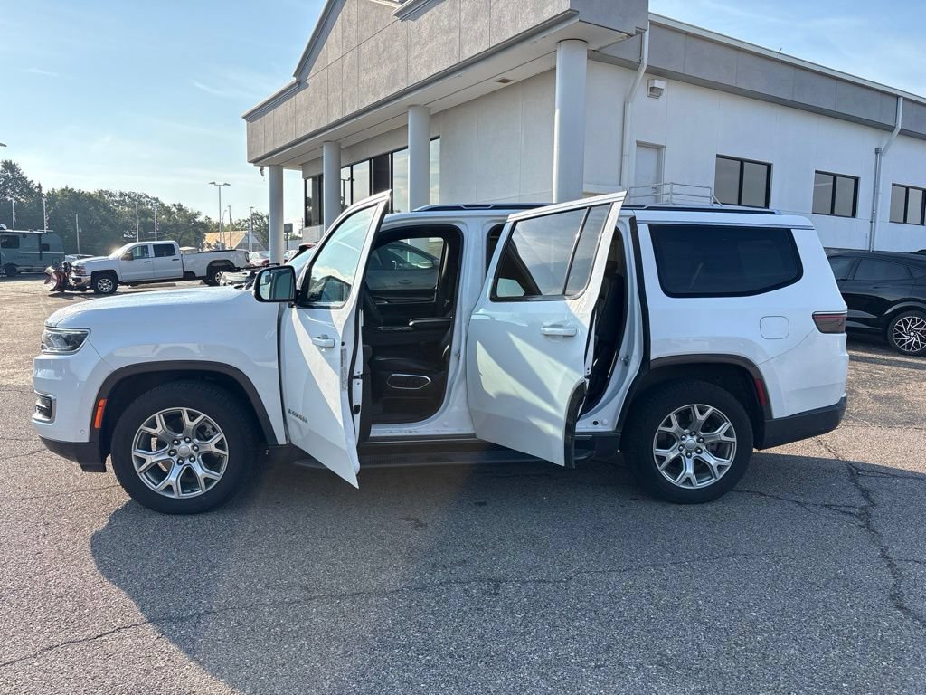 Used 2022 Jeep Wagoneer Series II AWD/4WD image 4
