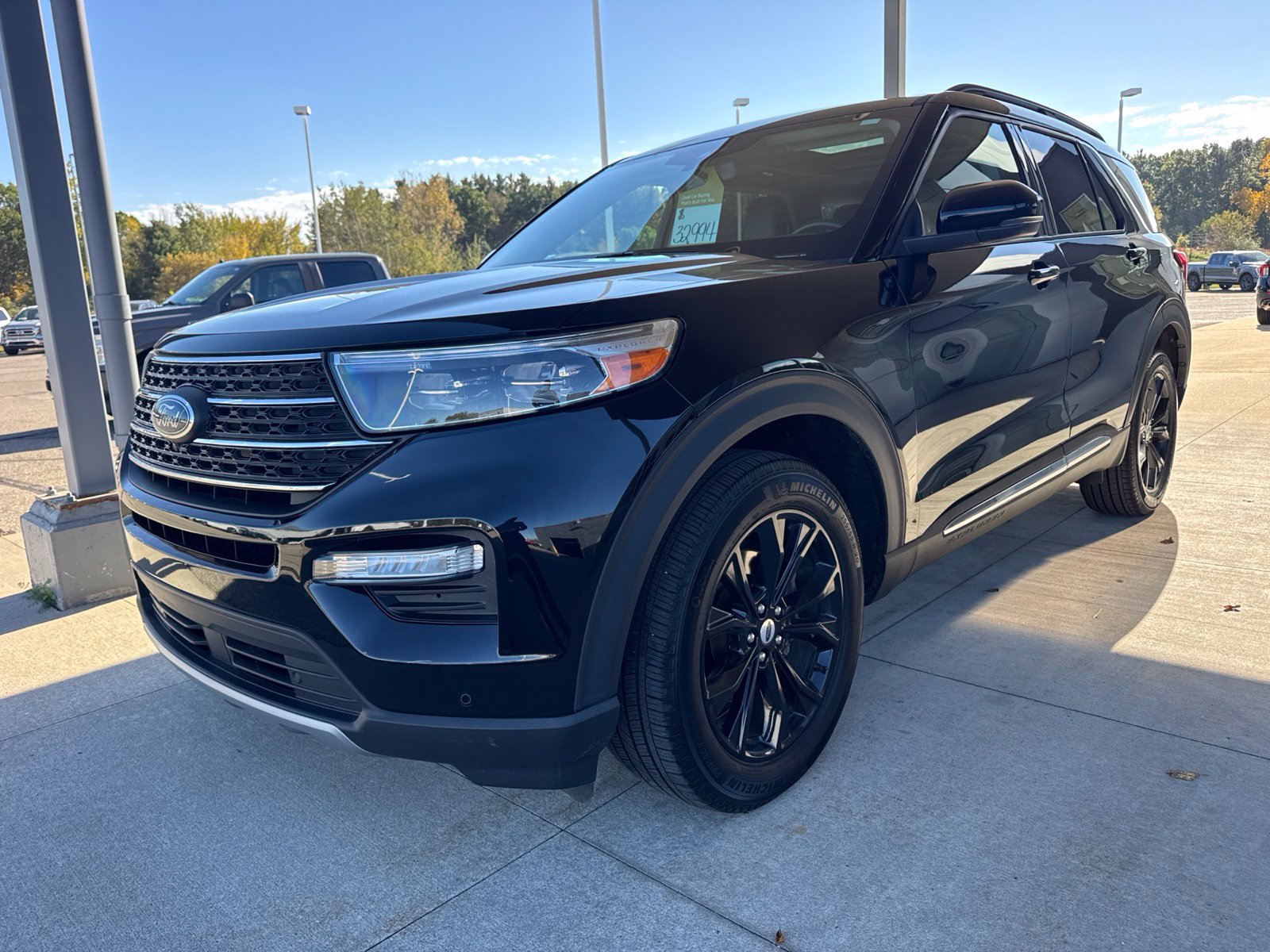 Certified 2023 Ford Explorer XLT w/ Equipment Group 202A AWD/4WD image 3