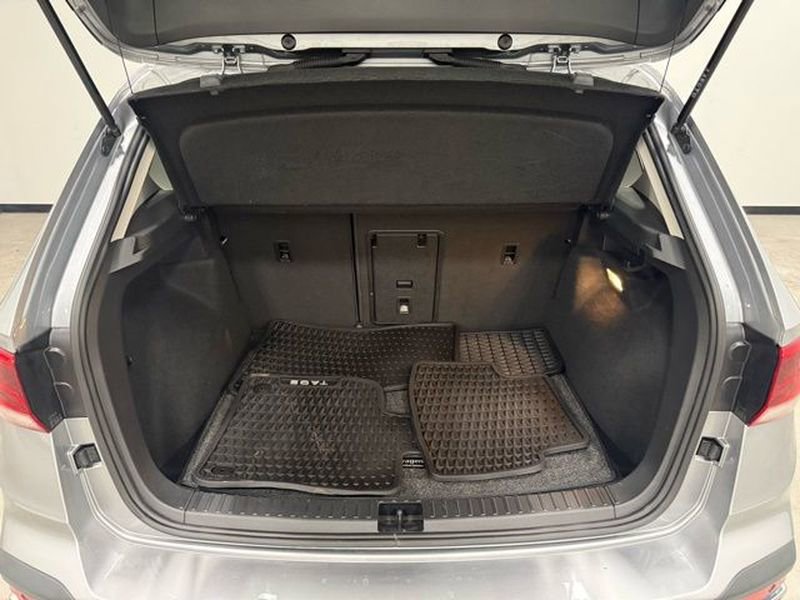 Used 2022 Volkswagen Taos SEL image 35