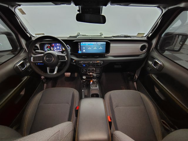 Used 2024 Jeep Wrangler Unlimited Sahara AWD/4WD image 2
