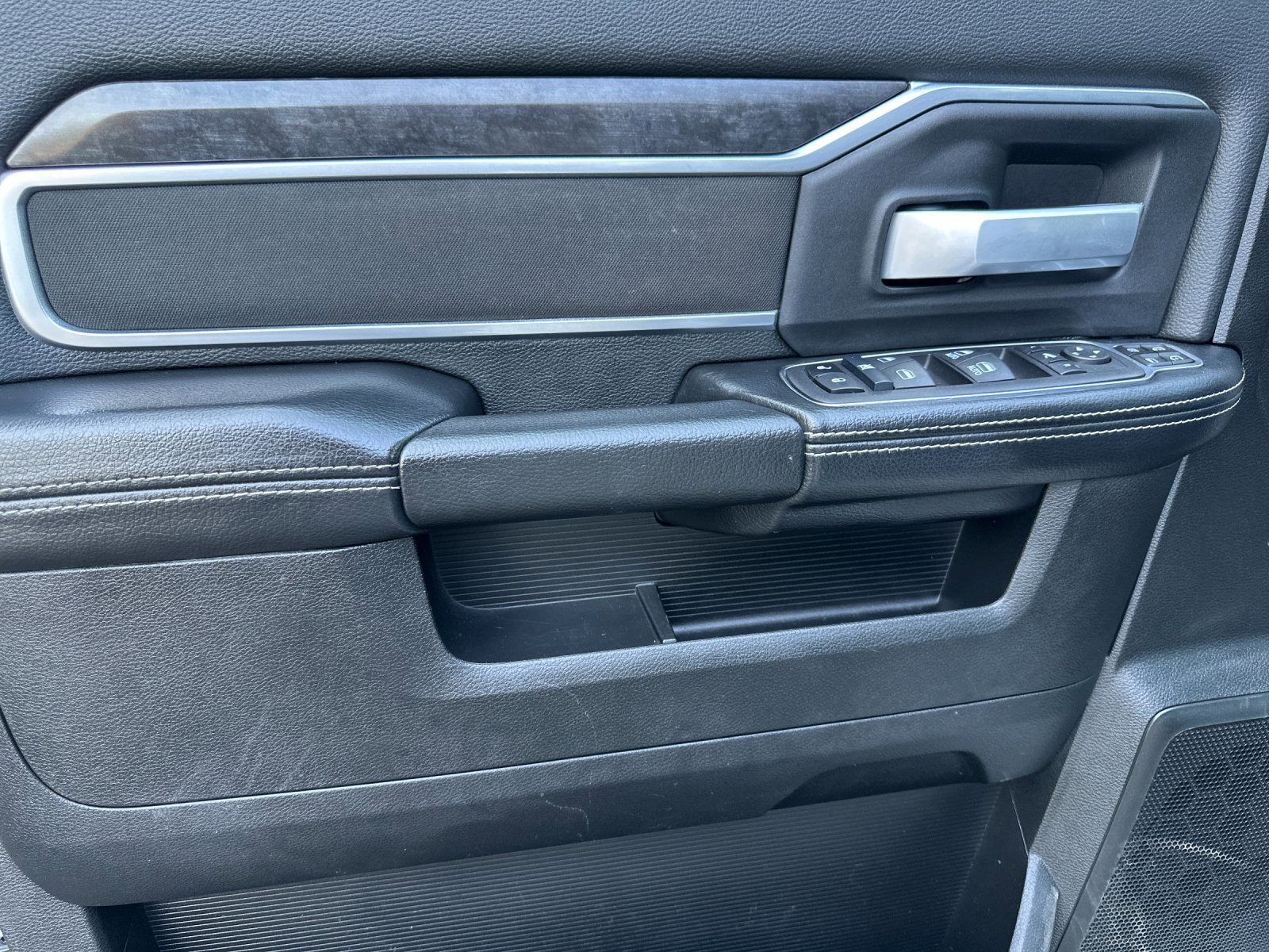 Used 2024 RAM 3500 Big Horn image 11